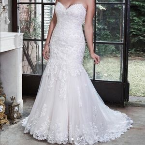 Maggie Sottero Wedding Dress